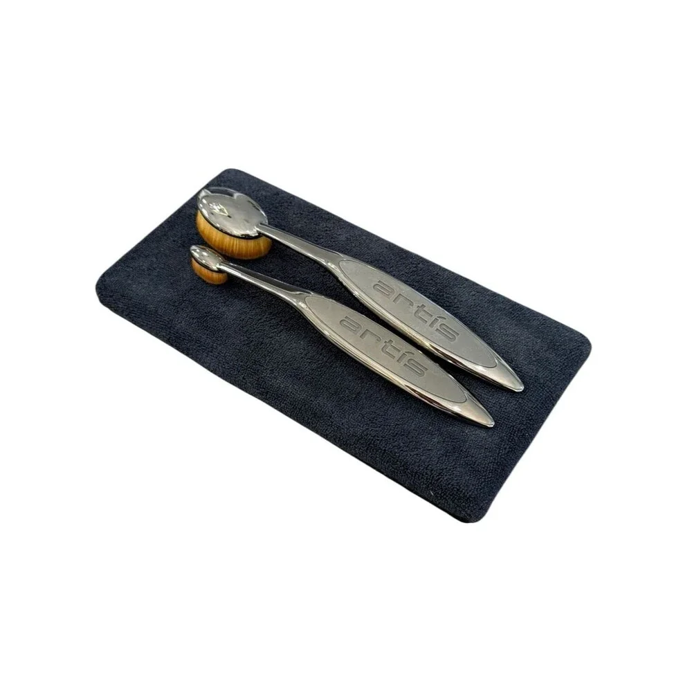 Artis Makeup Brushes Elite Oval 3 & Elite Oval 6 plus Cleaning Pad.